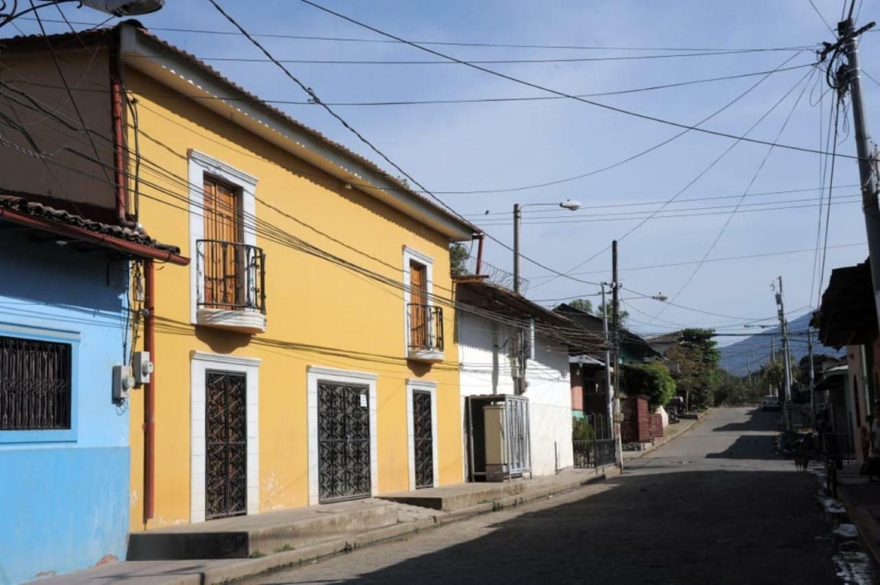 Apartamentos Casa Amarilla Granada Exterior photo